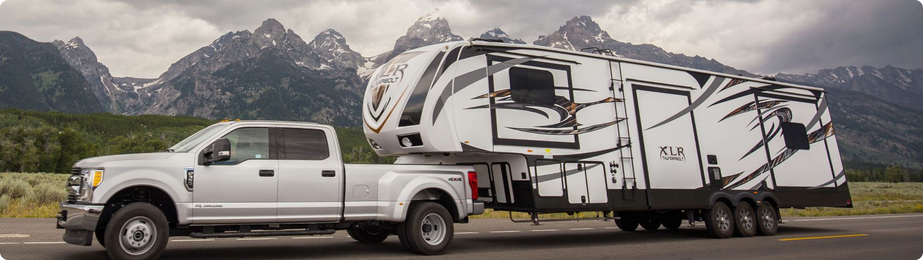 A fifthWheel RV